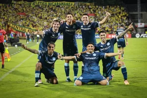 Lee más sobre el artículo Racing goleó a Bucaramanga y es líder de su grupo