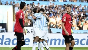 Lee más sobre el artículo Con uno menos, Racing derrotó a Newell’s y lo dejó fuera de los playoffs