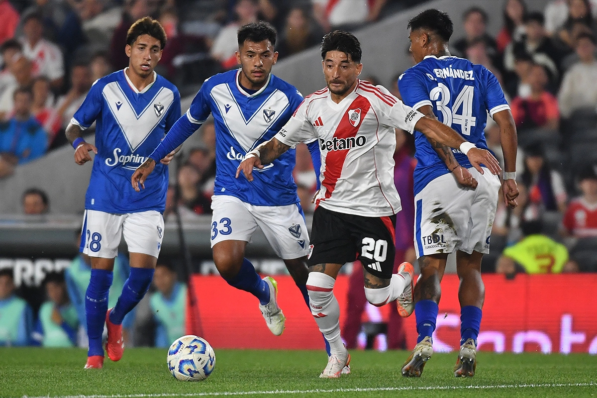 En este momento estás viendo River goleó a Vélez 4 a 1 y terminó como escolta en la zona B