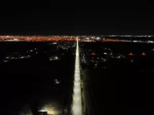 Lee más sobre el artículo Quedó inaugurado el nuevo sistema de iluminación en calle San Luis de Cipolletti