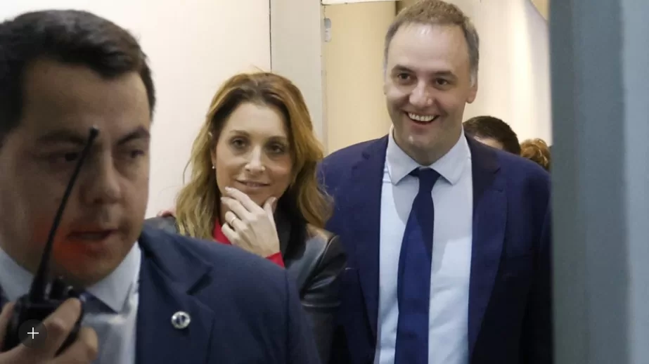 Lee más sobre el artículo Prometieron “pauta cero”, pero usan plataformas opacas para esquivar controles