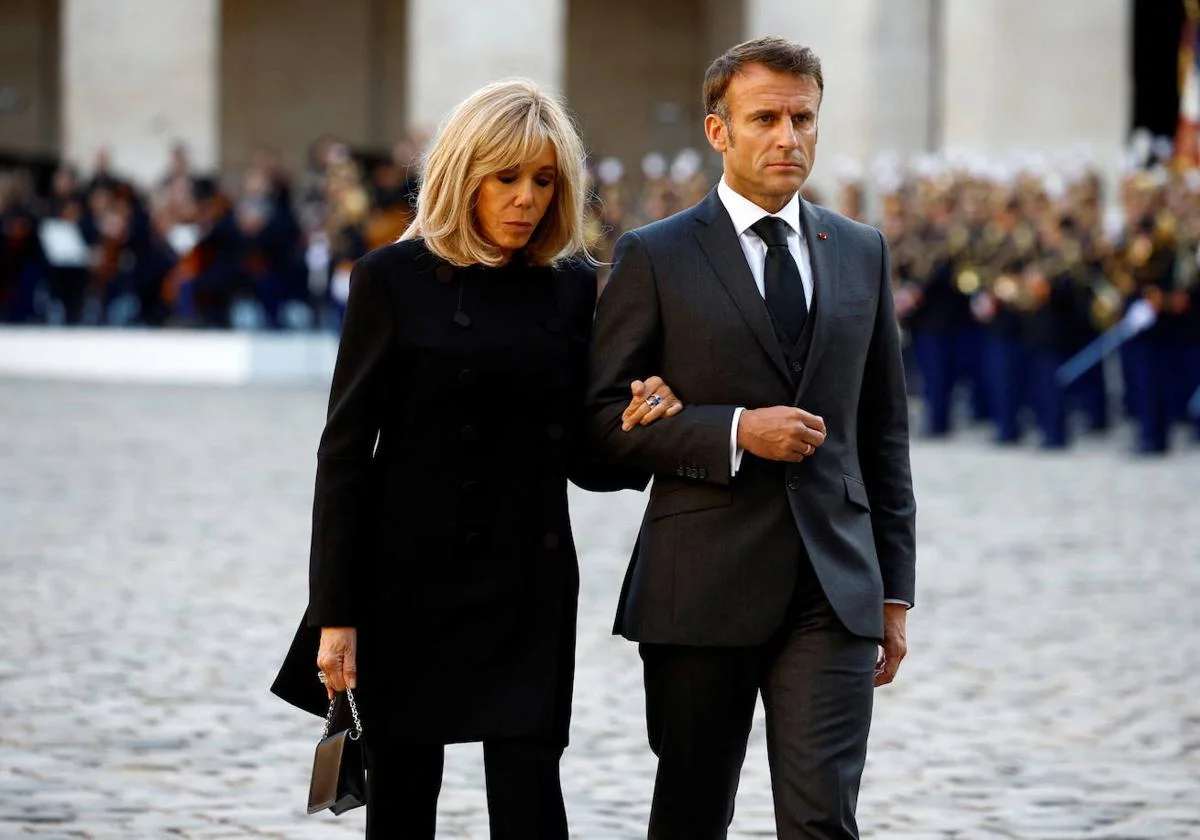 En este momento estás viendo Una historia de amor atípica: el vínculo que marcó la vida política de Emmanuel Macron