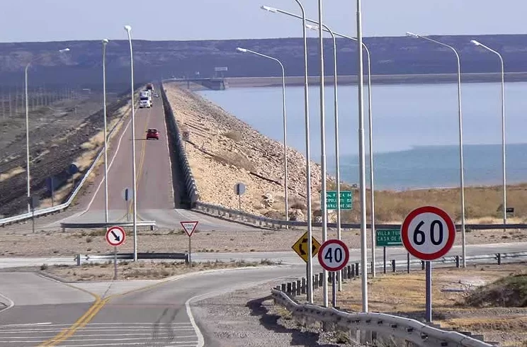 En este momento estás viendo Tragedia en Ruta 6: murió un camionero mendocino tras un choque semifrontal cerca de Casa de Piedra