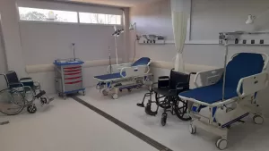Lee más sobre el artículo Un homenaje en vida: el hospital de Fernández Oro llevará el nombre del Dr. Rais