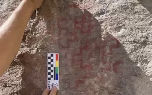 Lee más sobre el artículo Descubren pinturas rupestres en el Área Natural Protegida Río Limay
