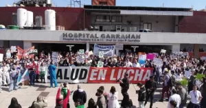 Lee más sobre el artículo Reclamo salarial en el Garrahan: trabajadores exigen recomposición y denuncian crisis estructural