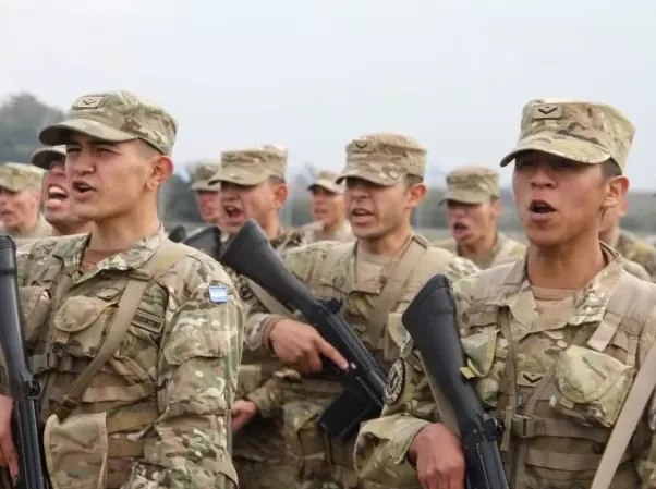 En este momento estás viendo El Gobierno implementará el Servicio Militar Voluntario para jóvenes de entre 18 y 28 años