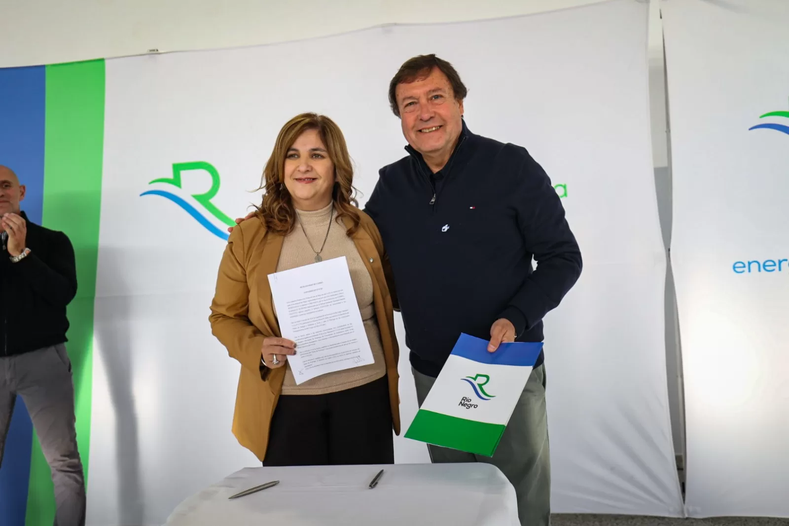 Lee más sobre el artículo Bono petrolero: Catriel recibe $720 millones para obras y equipamiento