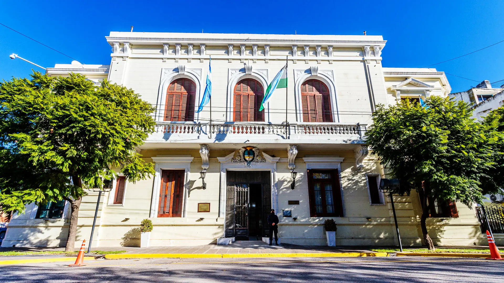 Lee más sobre el artículo Día del Empleado Público: Provincia declara no laborable el 27 de junio