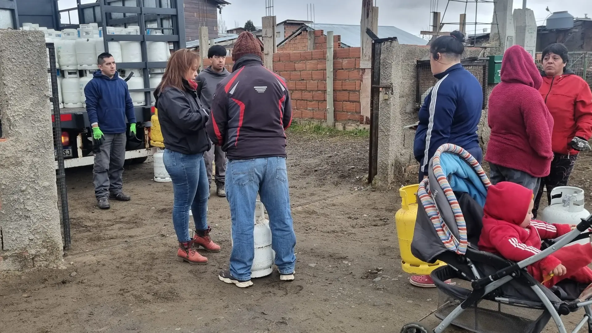 Lee más sobre el artículo Más de 1.600 familias ya recibieron garrafas del Plan Calor Gas