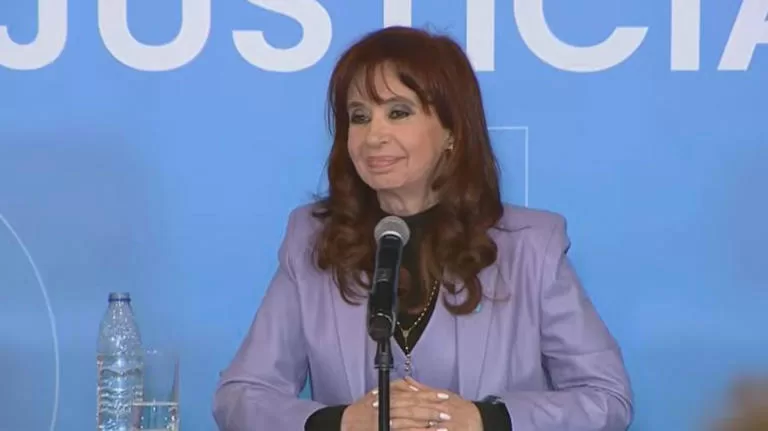 Cristina Fernández de Kirchner: “Estar presa es un certificado de dignidad”