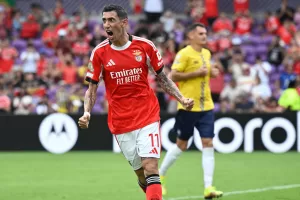 Lee más sobre el artículo Benfica goleó 6-0 al Auckland City con doblete de Di María y le puso presión a Boca