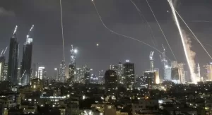 Lee más sobre el artículo Israel e Irán cruzan ataques por tercer día: hay al menos 13 muertos, confirmó Netanyahu