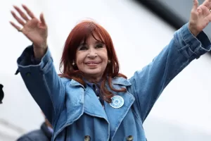 Lee más sobre el artículo “Voy a ser candidata en la provincia de Buenos Aires”: Cristina Kirchner confirmó su regreso