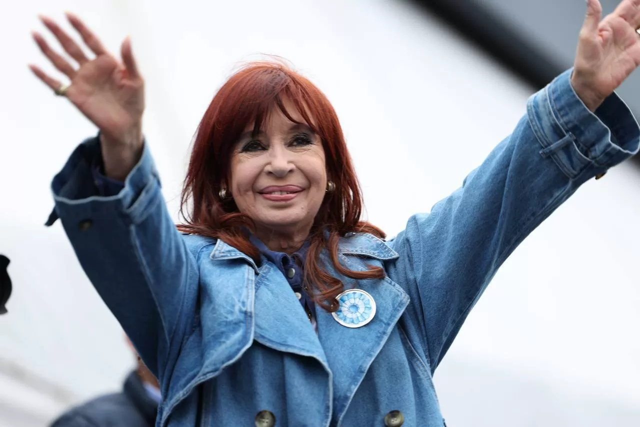 Lee más sobre el artículo “Voy a ser candidata en la provincia de Buenos Aires”: Cristina Kirchner confirmó su regreso