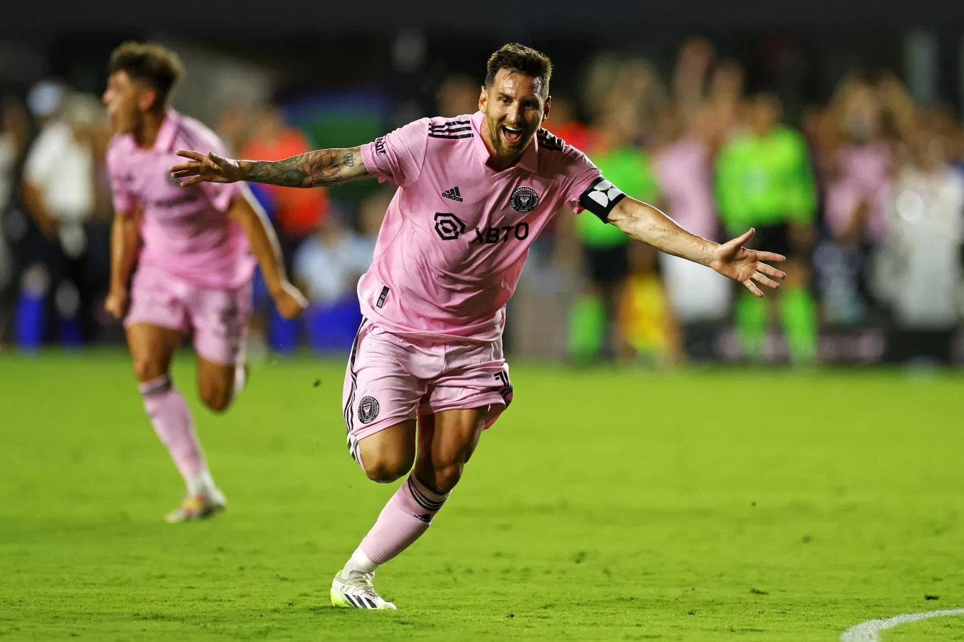 En este momento estás viendo Inter Miami le ganó 2 a 1 a Porto con un golazo de Lionel Messi