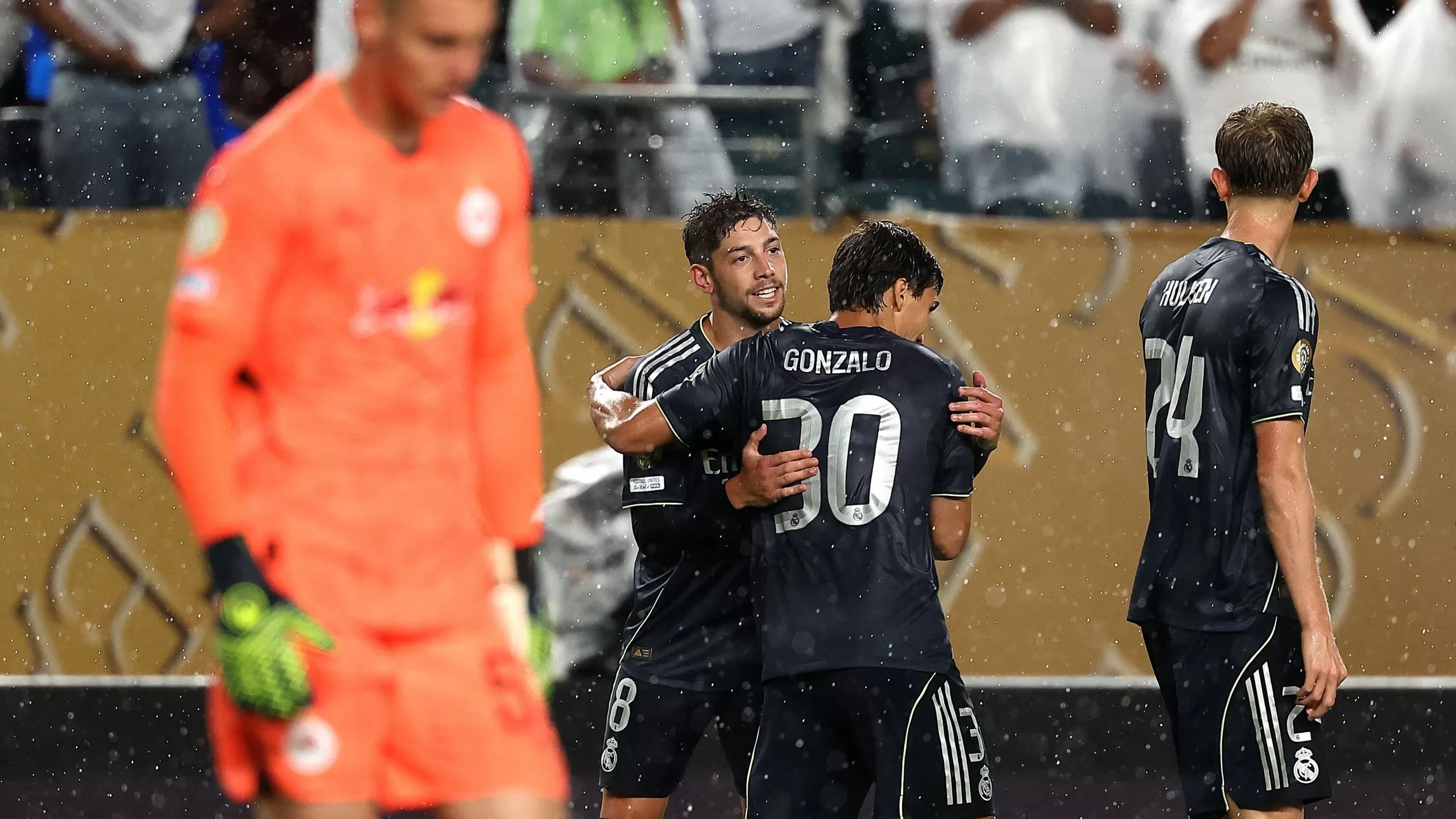 Lee más sobre el artículo Real Madrid goleó a RB Salzburgo y se quedó con el grupo H del Mundial de Clubes