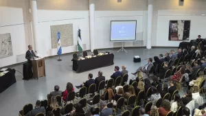 Lee más sobre el artículo El Poder Judicial celebró tres décadas de formación en Río Negro: disertó un juez de la Corte Suprema