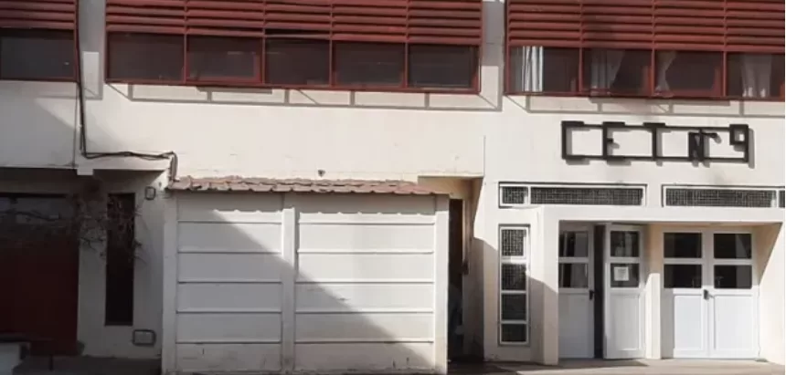 Lee más sobre el artículo Un estudiante del CET 9 de Cipolletti llevó un revólver al colegio escondido en la mochila