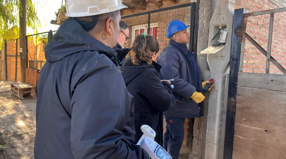 En este momento estás viendo EPRE y EDERSA relevan consumos eléctricos en barrios de Cipolletti