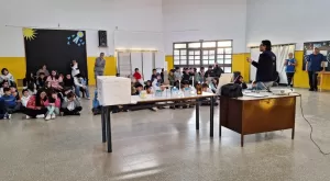 Lee más sobre el artículo Escuelas primarias de Choele Choel recibieron al programa Somos Agua