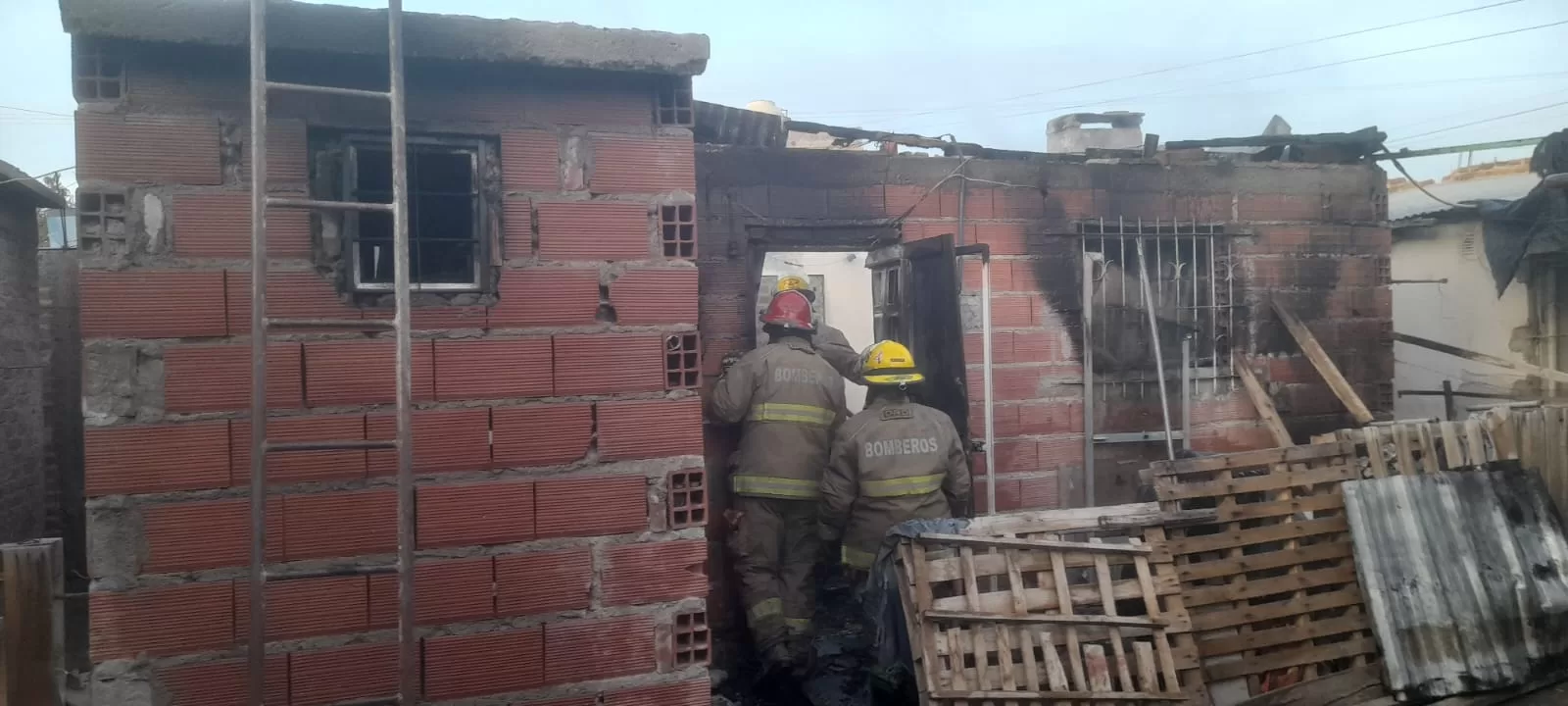Lee más sobre el artículo Tragedia en Oro: un hombre murió al incendiarse un departamento