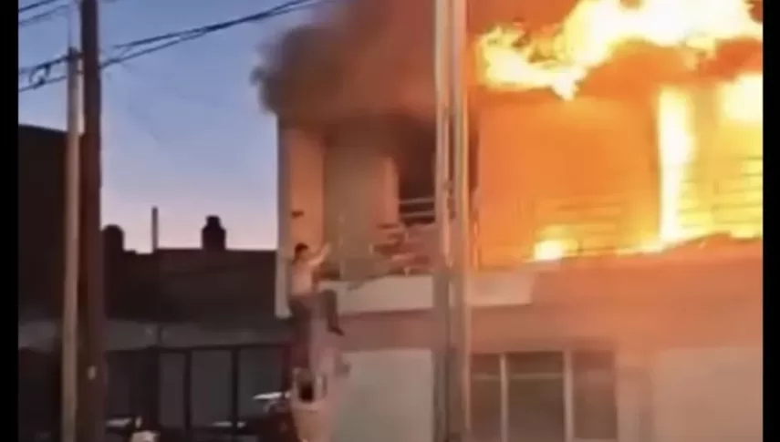 En este momento estás viendo Trágico incendio en Neuquén: confirmaron cuatro fallecidos, entre ellos un bebé