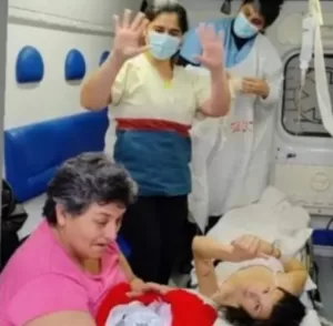 Lee más sobre el artículo Nació una beba en plena Ruta 22: emoción y trabajo en equipo durante un parto de emergencia