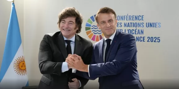 Lee más sobre el artículo Milei se reunió con Macron: foco en inversiones y acuerdo UE-Mercosur