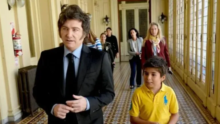 Lee más sobre el artículo Milei recibió nuevamente a «Pedrito», el niño libertario de 10 años
