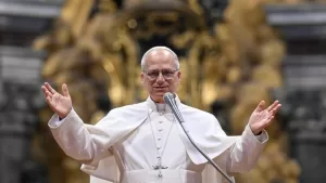 Lee más sobre el artículo El papa León XIV llama a “callar las armas” y a “trabajar para la paz a través del diálogo”