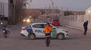 Lee más sobre el artículo Crimen frente a la Escuela 63 de Cinco Saltos: «Fue un caos, niños llorando y familias en shock»