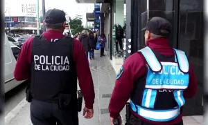 Lee más sobre el artículo Refuerzan la seguridad en embajadas de Irán e Israel en Buenos Aires por posibles manifestaciones