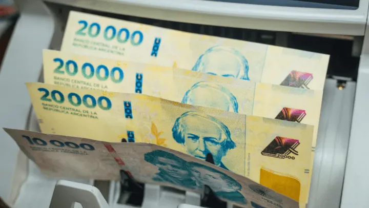 En este momento estás viendo Ya rige el nuevo Salario Mínimo: sube a $317.800 y se esperan más ajustes hasta agosto