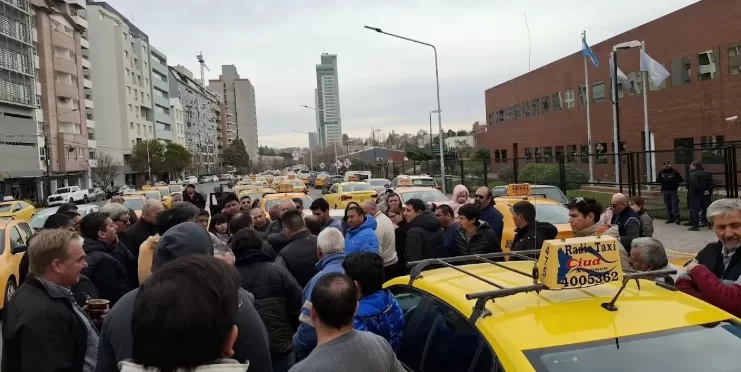 En este momento estás viendo Neuquén legaliza Uber, Cabify y Didi: cómo será la nueva regulación para apps de transporte