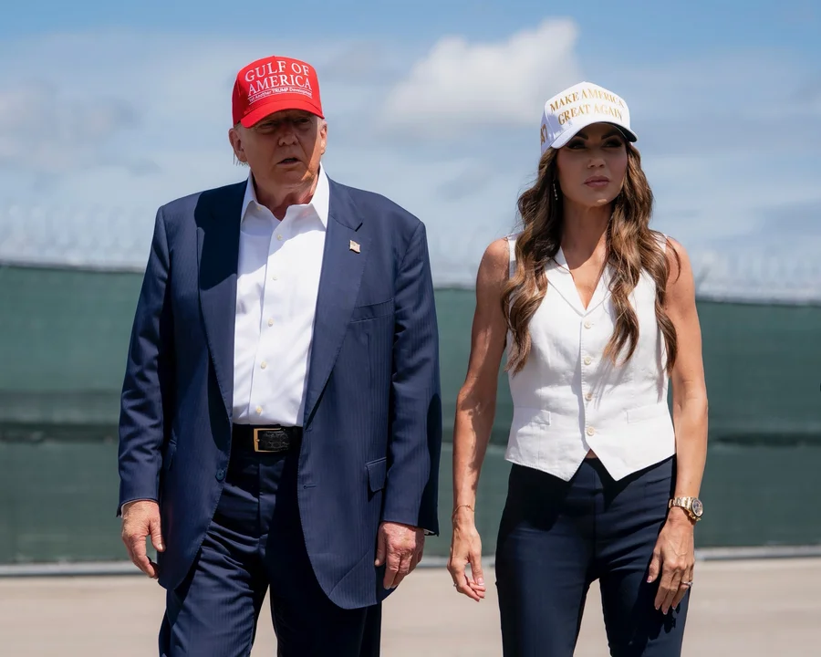 Milei recibirá a una funcionaria trumpista conocida por sus duras políticas antimigratorias