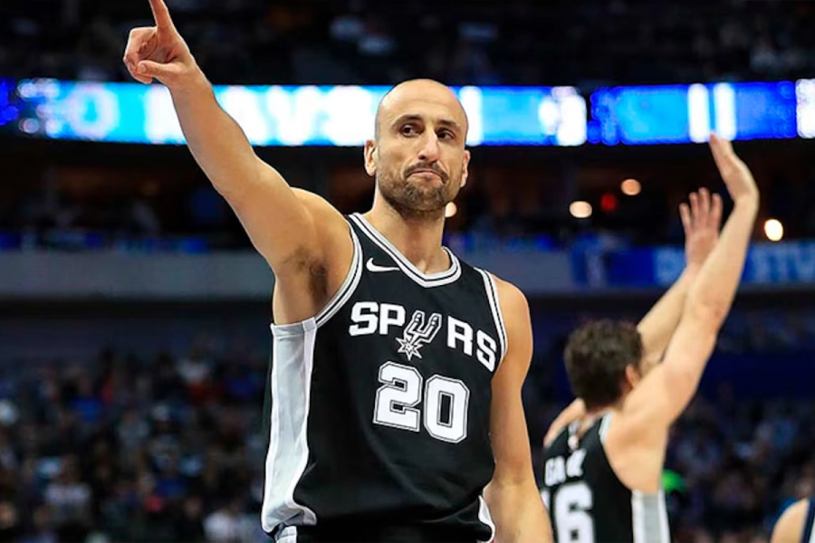 En este momento estás viendo Ginóbili fue elegido entre los 100 mejores de la historia en la NBA: qué puesto ocupó