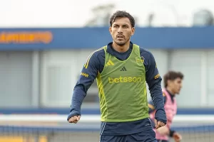 Lee más sobre el artículo Boca: Paredes fue convocado por Russo y podría debutar ante Unión