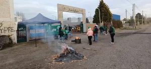 Lee más sobre el artículo ATE protesta en Allen por la falta de entrega de ropa de invierno para trabajadores municipales