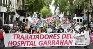 Lee más sobre el artículo Nueva marcha del Garrahan: trabajadores y médicos vuelven a reclamar por salarios