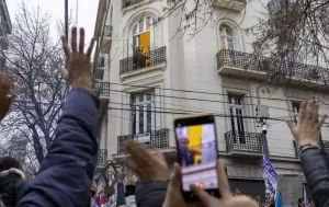 Lee más sobre el artículo La Justicia ratificó el control a Cristina Kirchner con tobillera y régimen de visitas
