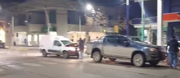 En este momento estás viendo Choque en cadena en Cipolletti: cuatro vehículos involucrados
