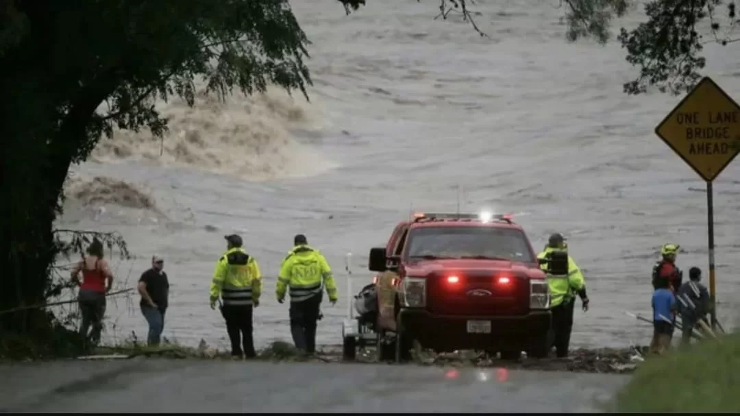 Lee más sobre el artículo Suben a 52 los muertos por las inundaciones en Texas y hay decenas de desaparecidos