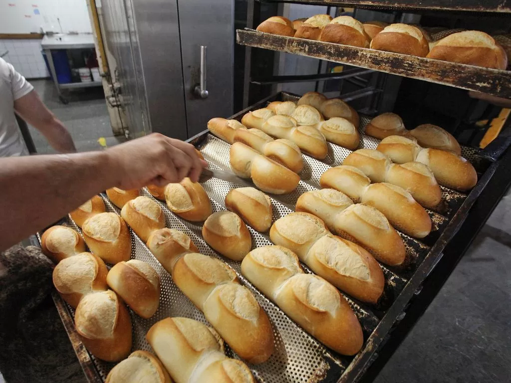 Lee más sobre el artículo “El pan cayó un 20% en ventas y podría aumentar hasta un 15%”, advierten desde el sector