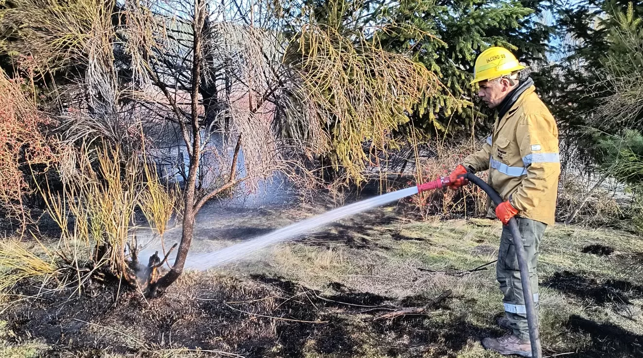 En este momento estás viendo Incendios forestales: refuerzan la prevención y advierten riesgo climático