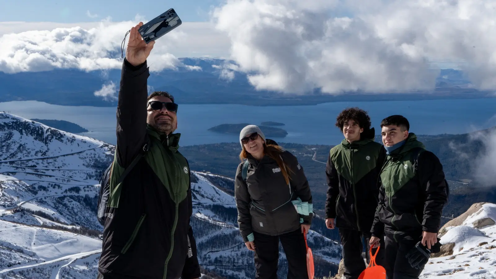 Lee más sobre el artículo Con auge de turismo extranjero Bariloche espera más de 1000 vuelos este mes