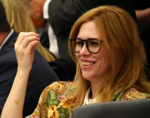 Lee más sobre el artículo Escándalo en Diputados: cruce entre Lemoine y Pagano interrumpió la sesión