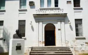 Lee más sobre el artículo Dolor e indignación en Rosario: murió una nena de 5 años y la justicia investiga lesiones compatibles con abuso