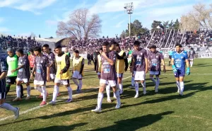 Lee más sobre el artículo Cipolletti empató con Villa Mitre con un polémico arbitraje