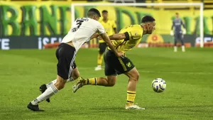 Lee más sobre el artículo Defensa y Justicia le ganó a Riestra por 1-0 y se acerca a la punta de la zona A